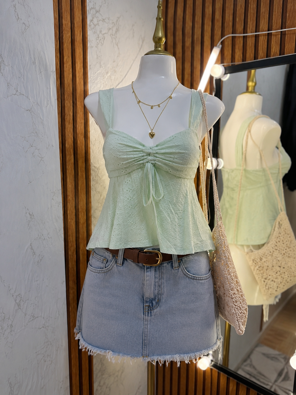 Blusa moñito bordada